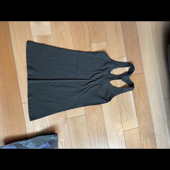 Lululemon top - Picture 2 of 3